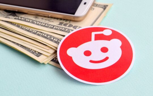 Reddit Moons Up 130% Community Managers 'Plan Ahead' For Tokens