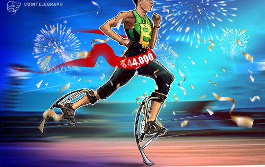 Bitcoin Bulls Charge To $44K As Week-To-Day Btc Price Gains Surpass 10%