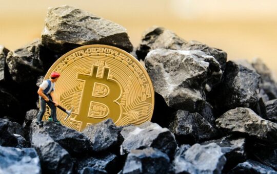 These Bitcoin Mining Shares Are Overvalued Before Halving: Analysts