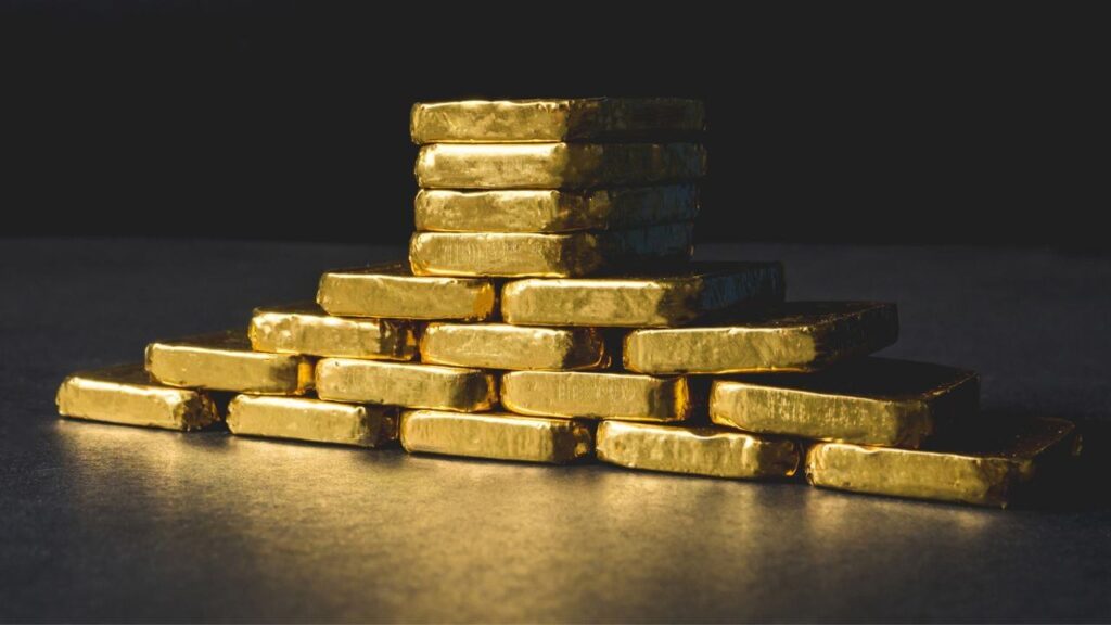 Stonex Bullion Analyst Predicts Gold Will Rise Due To Political Confusion