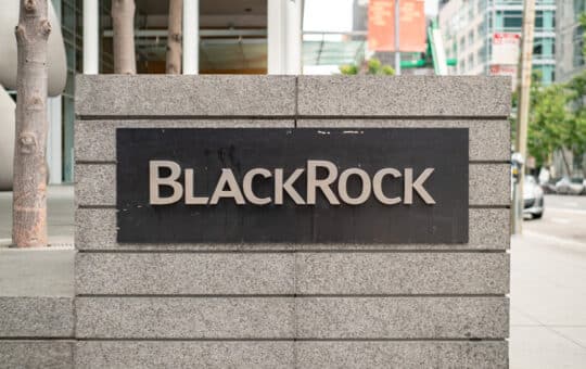 Blackrock'S Etfs Outpace Grayscale As Bitcoin Dogs Set To List On Three Exchanges