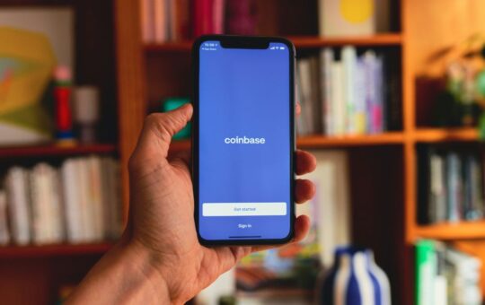 Coinbase seamlessly integrates Apple Pay with Fiat to Crypto transactions