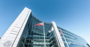 Crypto groups oppose the re-appointment of SEC's Caroline Crenshaw