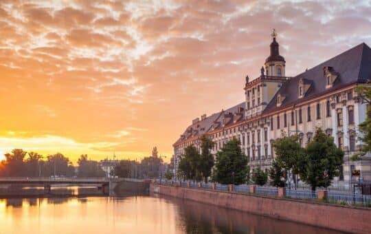 Smoke leads to the discovery of an illegal cryptomining setup at the University of Wroclaw in Poland.