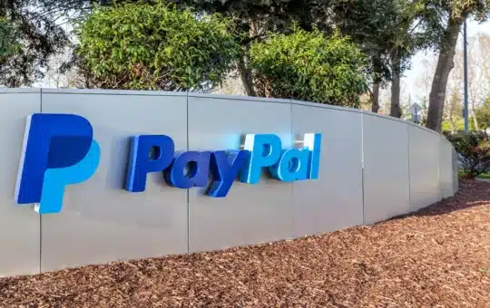 FV Bank integrates PayPal's PYUSD Stablecoin for real-time transactions