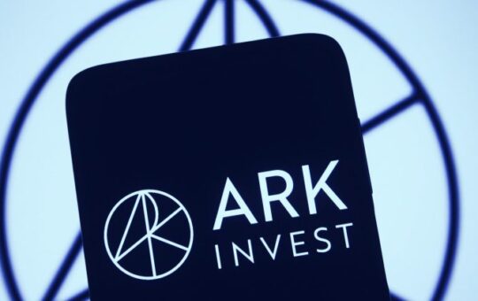 Shipment Investment Investment Earns The First Time In Four Years