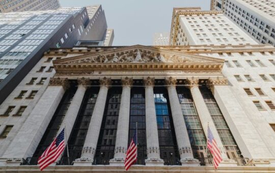 Nyse Owner Closes To $ 2B Investment In Polyarat