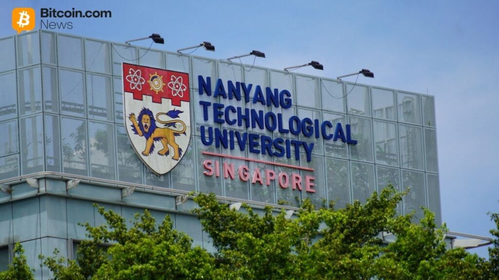 Colleagues At The University Of Singapore To Build A Non-Transparent It-Based It System