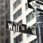 At the meeting of the wall road, a mixed scud is opened