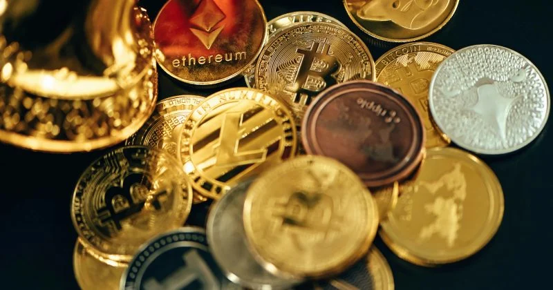 Cryptocurrencies Poured In $952M, But Xrp And Solana Led The Trend.