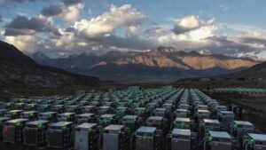 American Bitcoin Trump Linked Adds 11300X Btc Miners In Drumheller