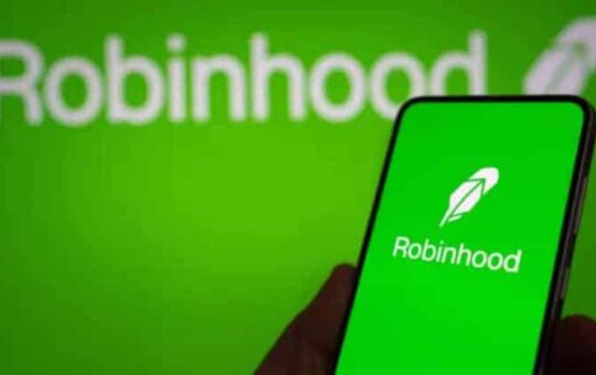 Bernstein Keeps $130 Robinhood Target As Q1 Miss Extends Post-Earnings Losses