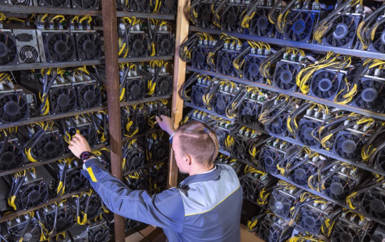 Bitcoin Etfs Lose $519M As Grayscale’s Gsol Pulls In Fresh Solana Demand